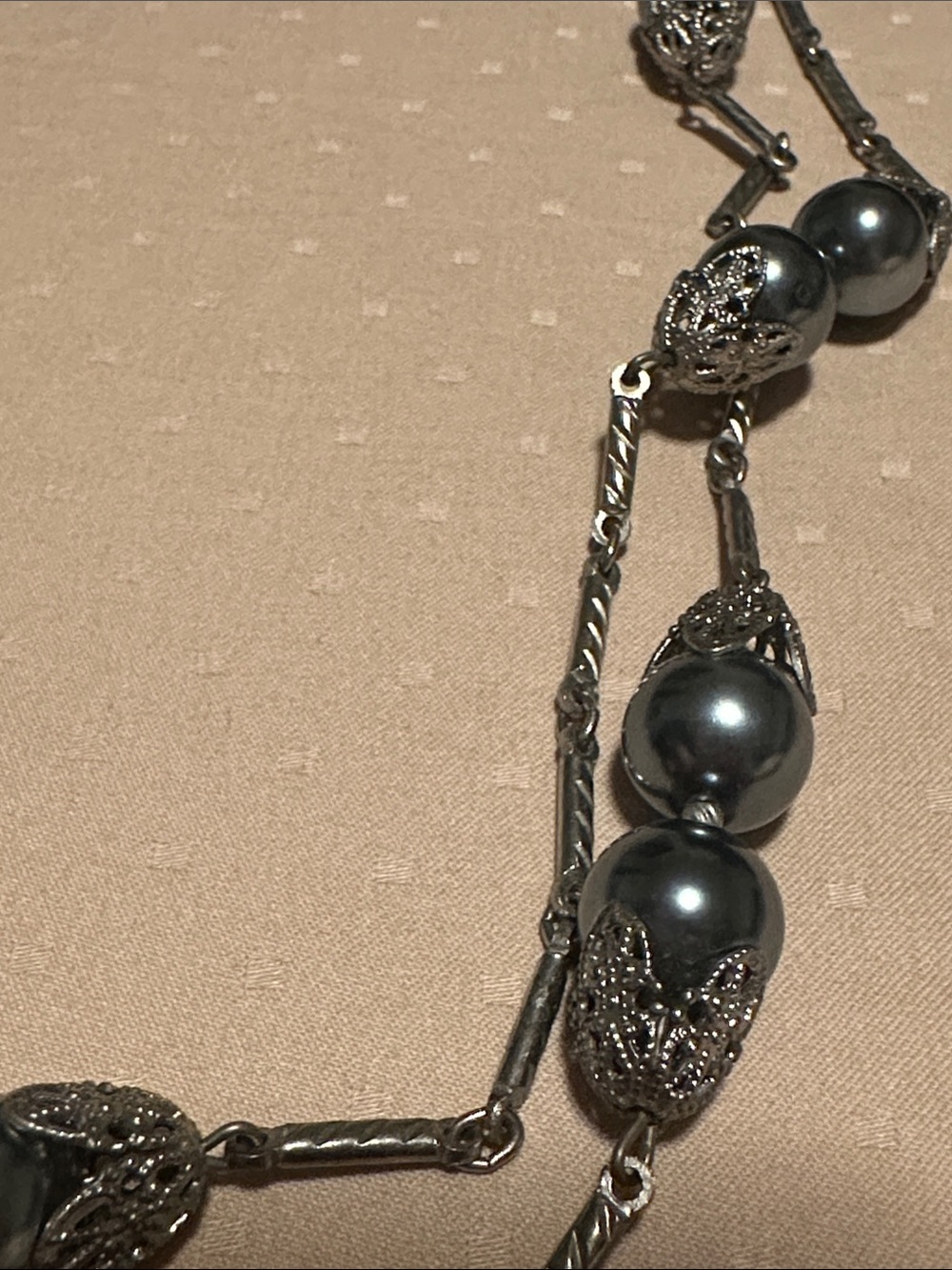 Vintage Lisa Gray Hematite Long Strand Station Necklace Silver-Tone Necklace - Picture 2 of 3